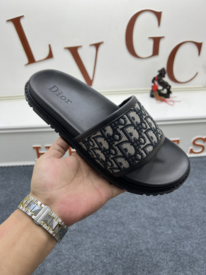 d10r sandal