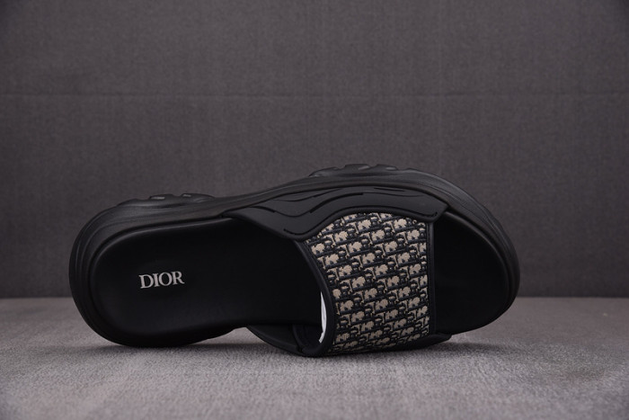 d10r sandal