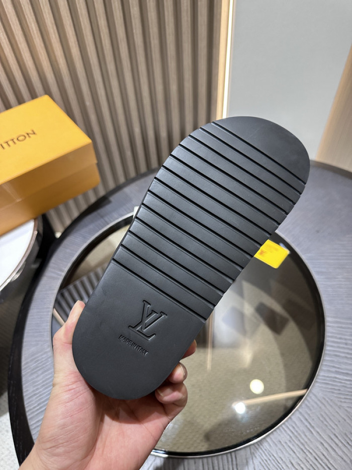L0VT SANDAL