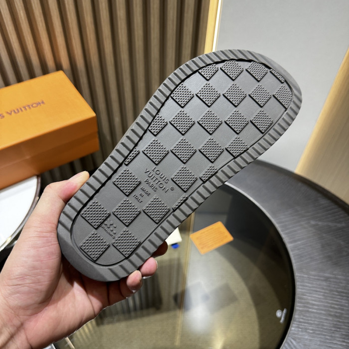 L0VT SANDAL
