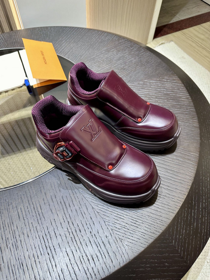 L0VT SNEAKER