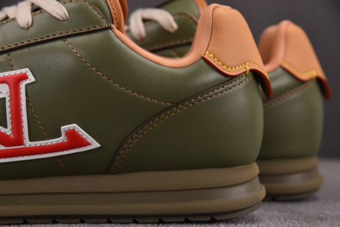 L0VT SNEAKER