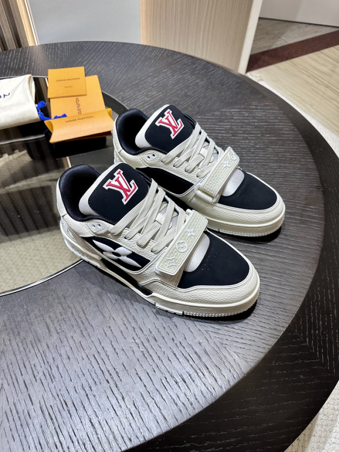 L0VT SNEAKER