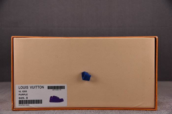 L0VT SNEAKER