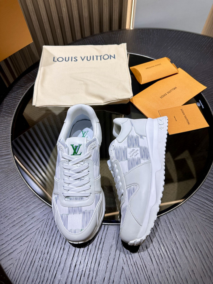 L0VT SNEAKER