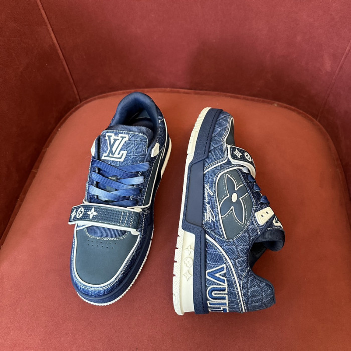 L0VT SNEAKER