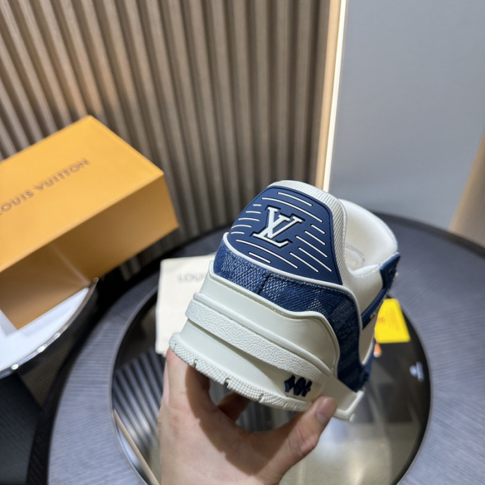 L0VT SNEAKER