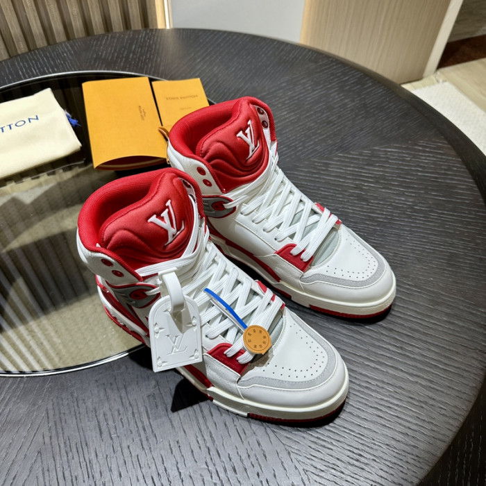 L0VT SNEAKER