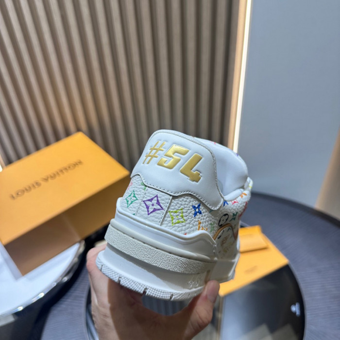 L0VT SNEAKER