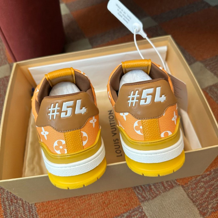 L0VT SNEAKER