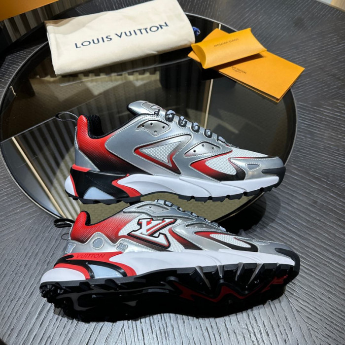 L0VT SNEAKER