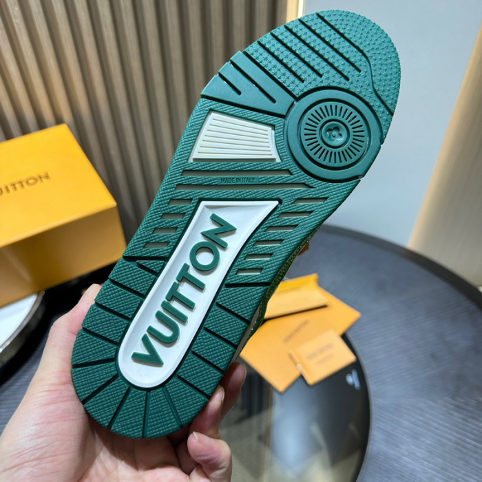 L0VT SNEAKER