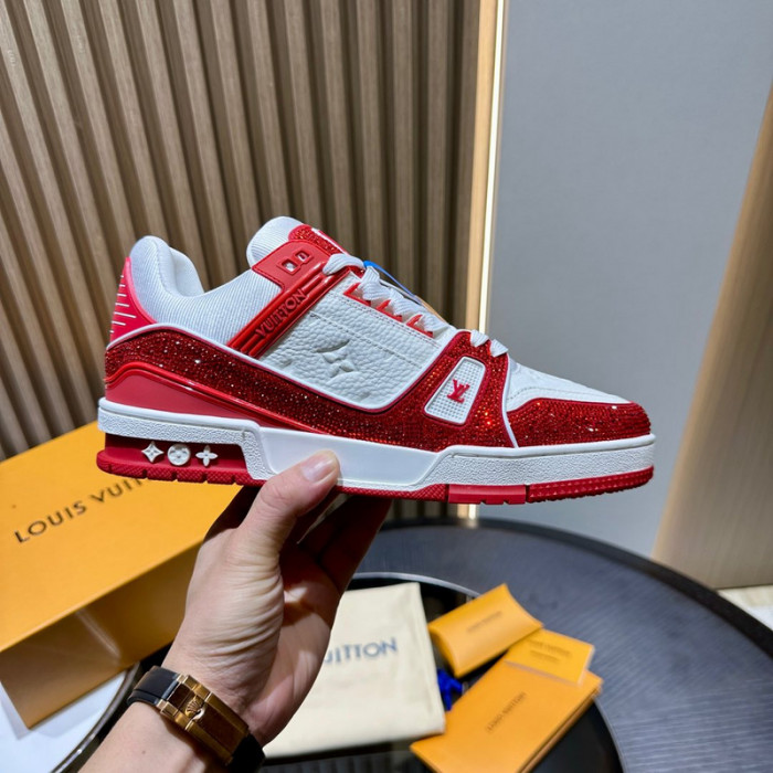 L0VT SNEAKER