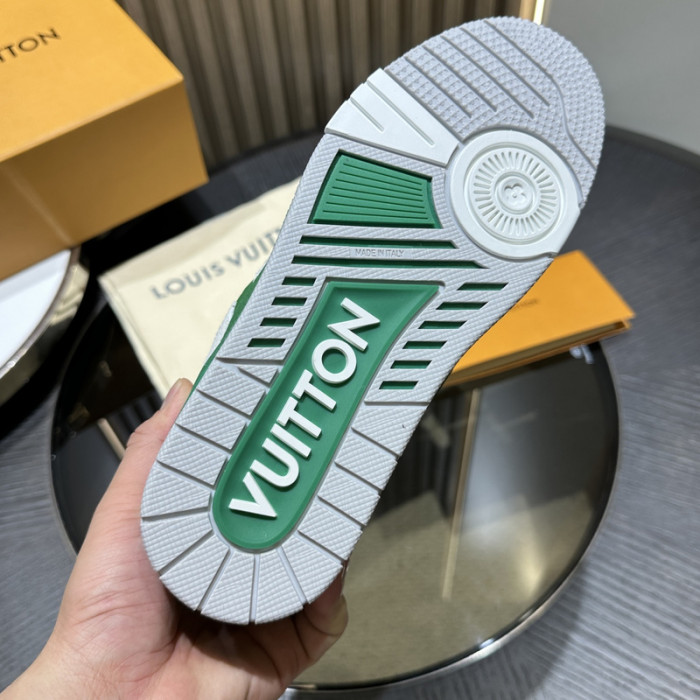 L0VT SNEAKER