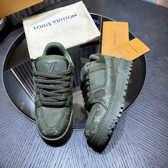 L0VT SNEAKER