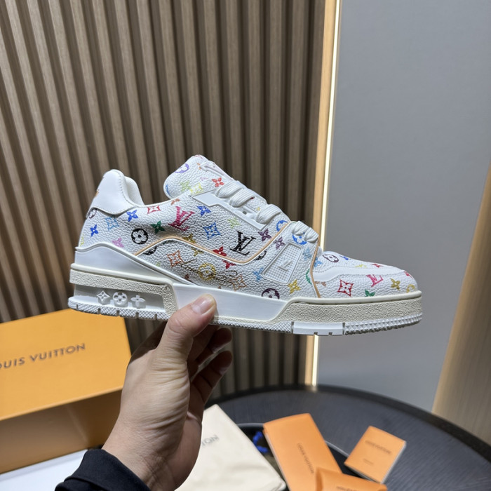 L0VT SNEAKER