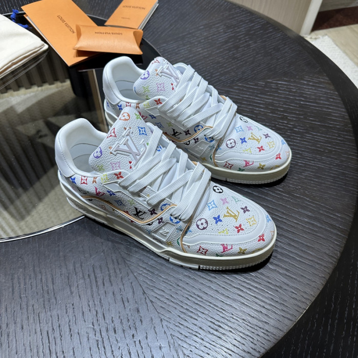 L0VT SNEAKER
