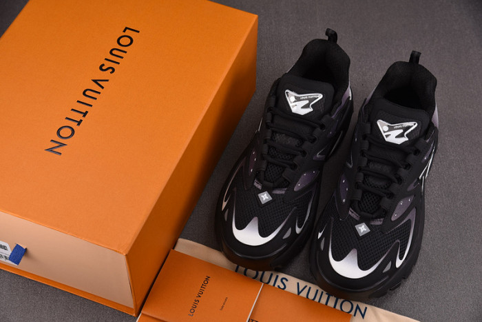 L0VT SNEAKER