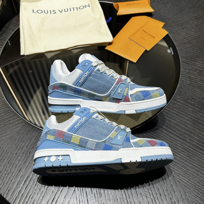 L0VT SNEAKER