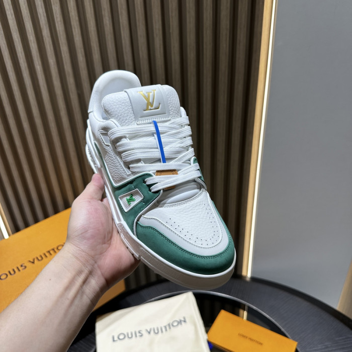 L0VT SNEAKER