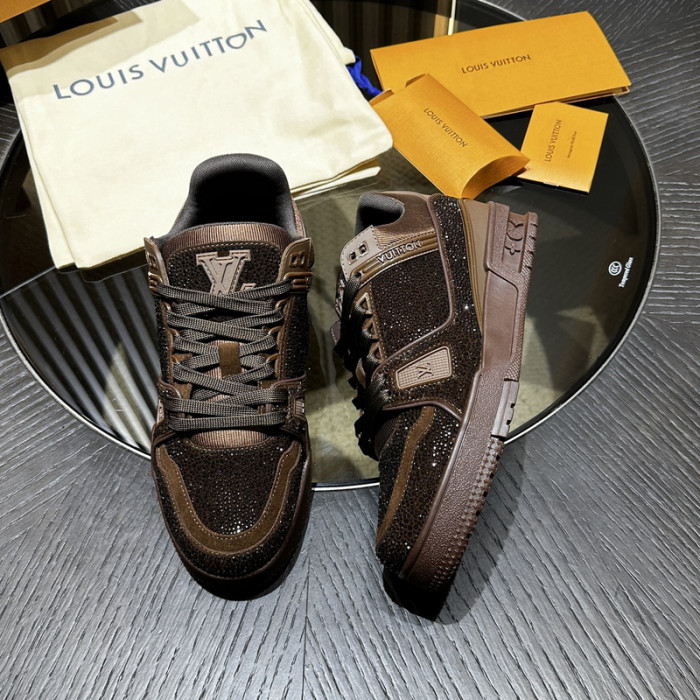 L0VT SNEAKER