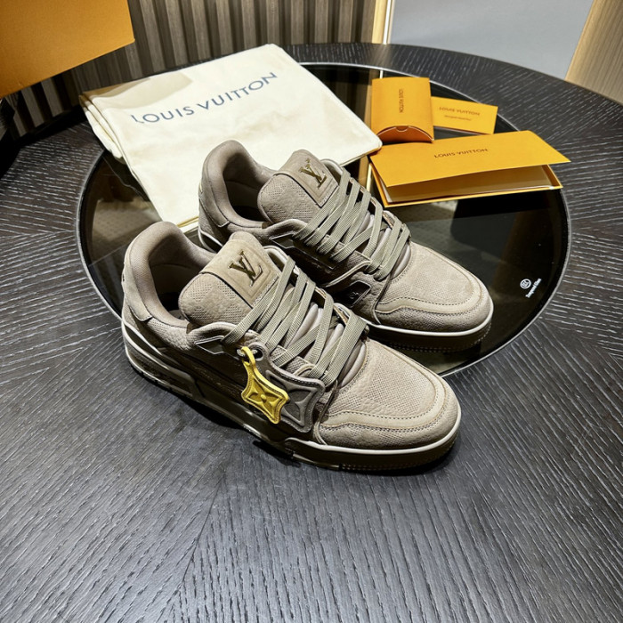 L0VT SNEAKER