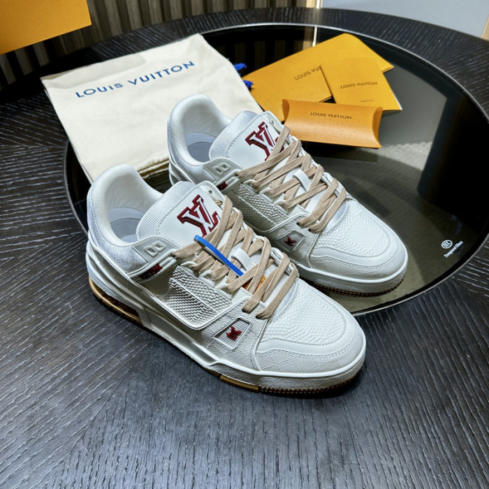 L0VT SNEAKER