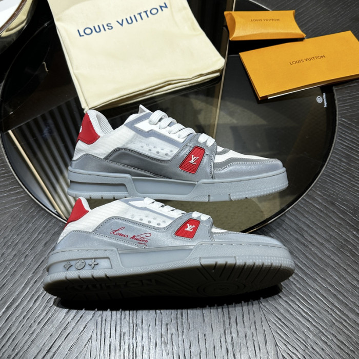 L0VT SNEAKER
