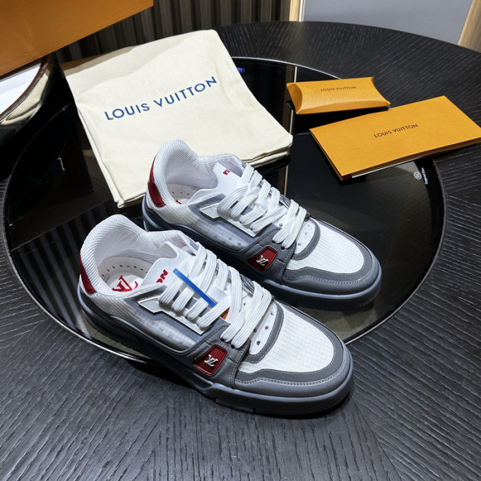 L0VT SNEAKER