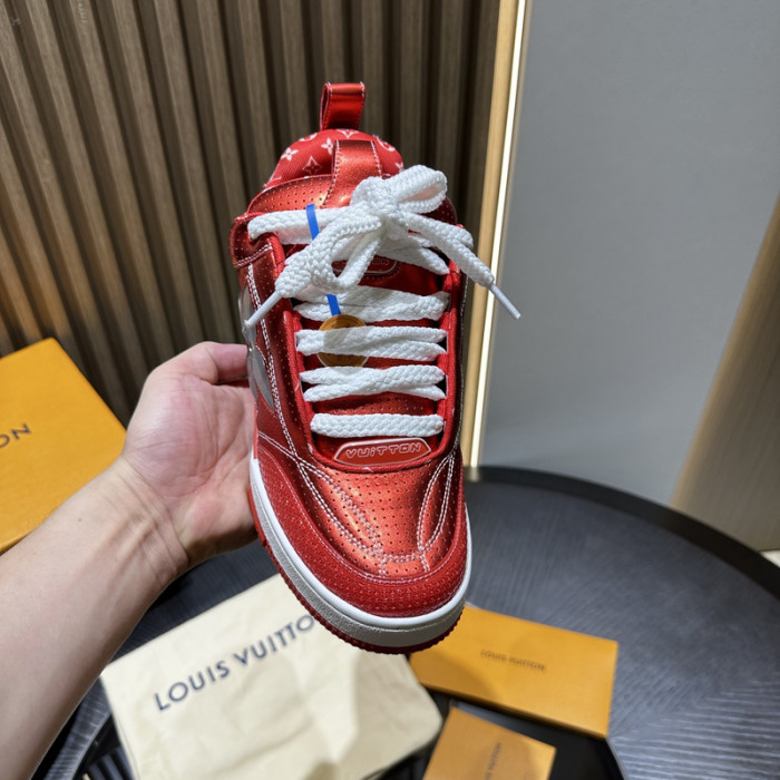 L0VT SNEAKER