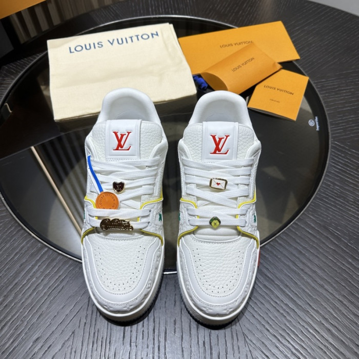 L0VT SNEAKER