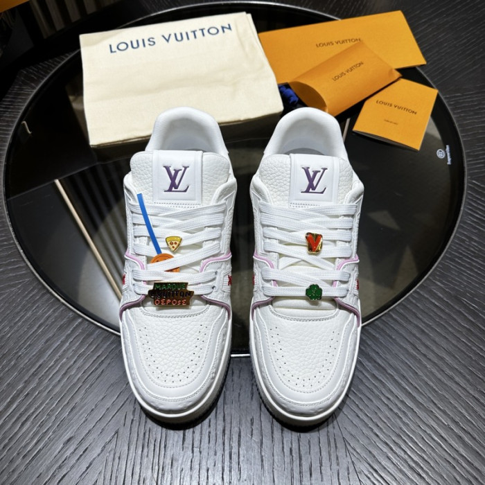 L0VT SNEAKER