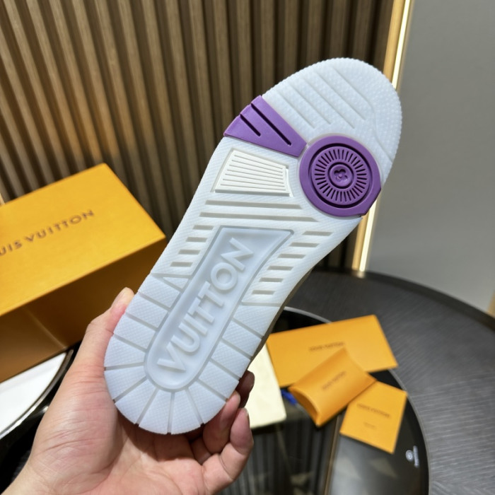 L0VT SNEAKER