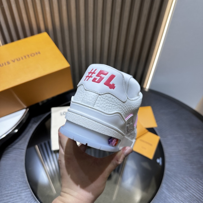 L0VT SNEAKER