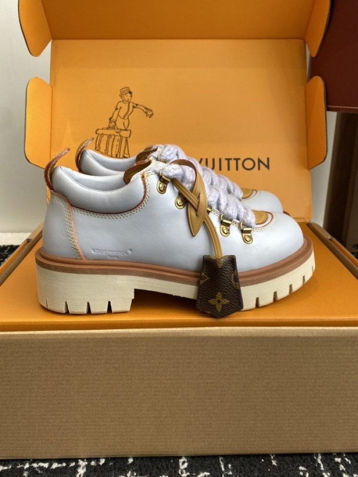 L0VT SNEAKER