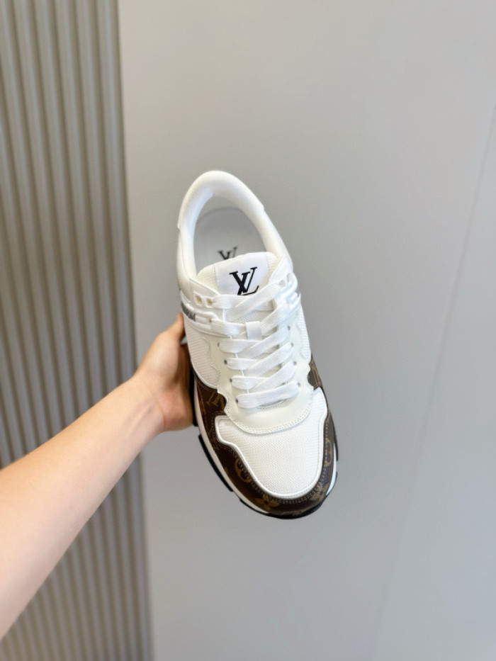 L0VT SNEAKER