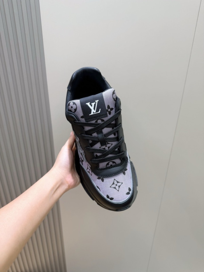L0VT SNEAKER
