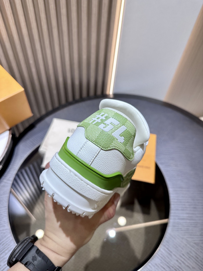 L0VT SNEAKER