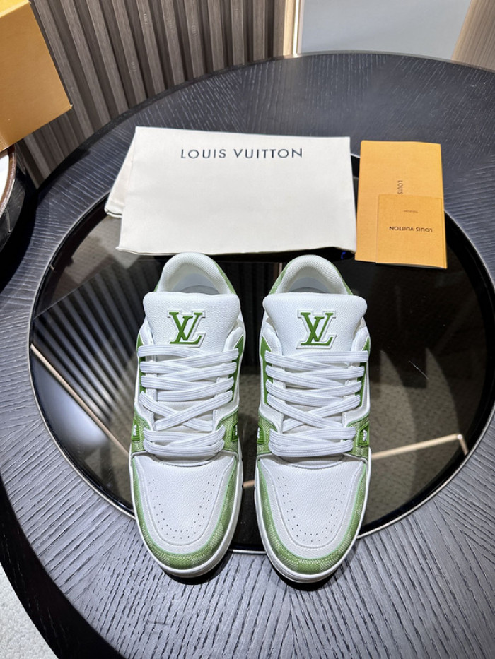 L0VT SNEAKER