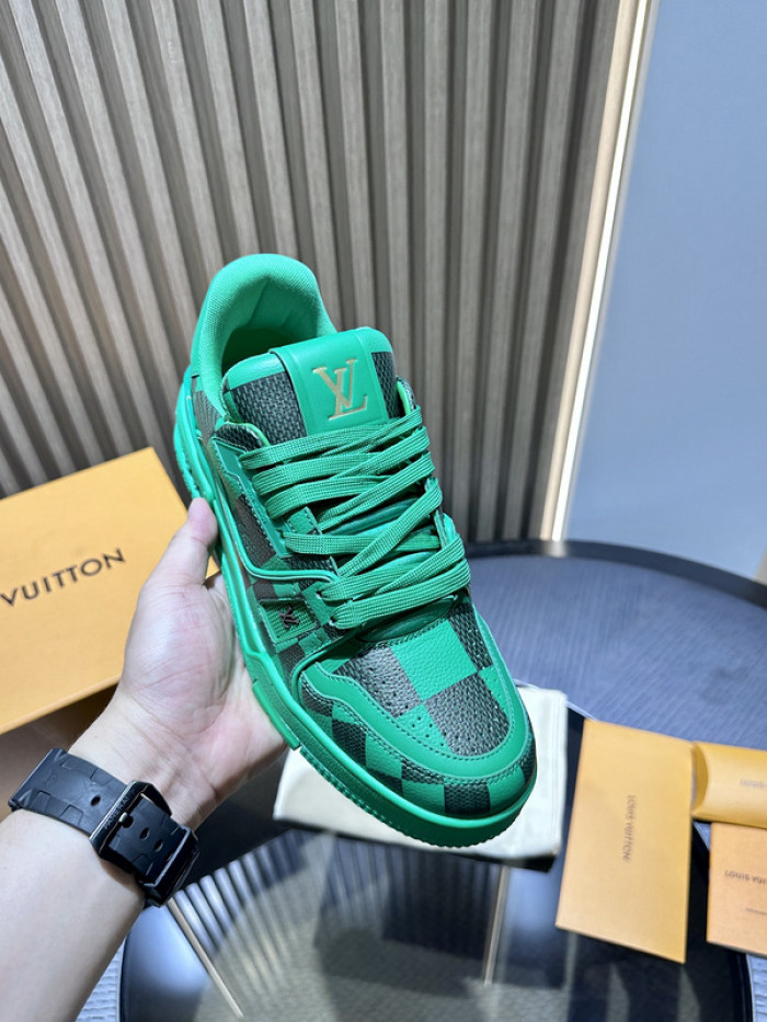 L0VT SNEAKER