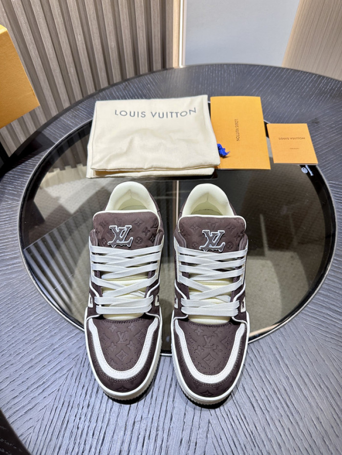 L0VT SNEAKER