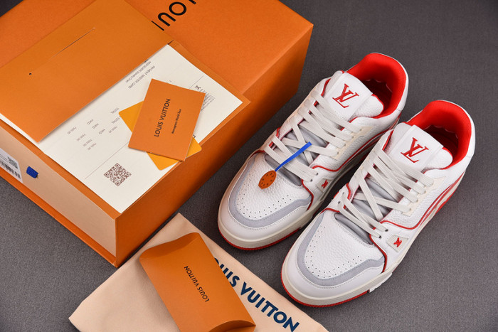 L0VT SNEAKER