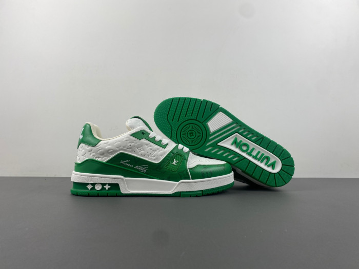 L0VT SNEAKER