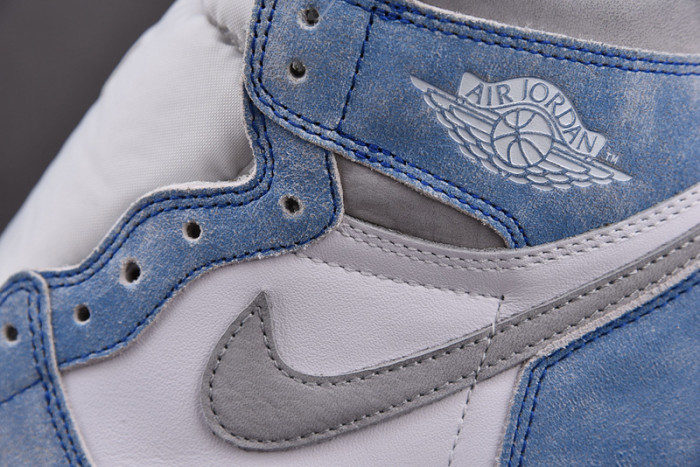 Air Jordan 1 High OG Hyper Royal  555088-402